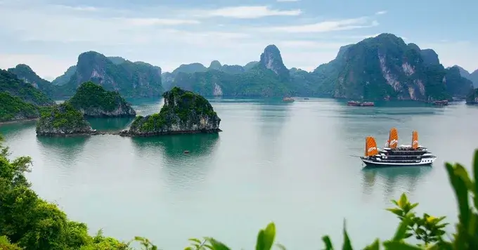 Cat Ba Self Tuc Travel Experience